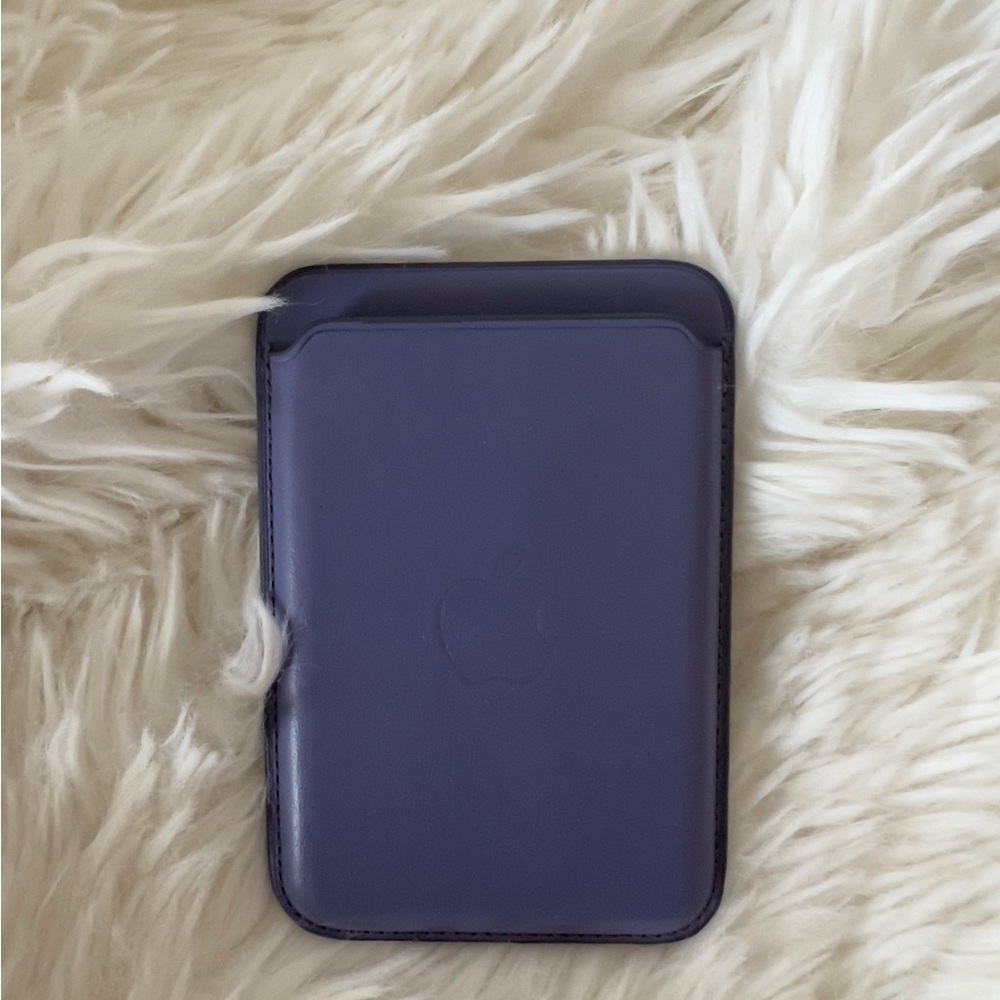 Apple MagSafe wallet case for phone